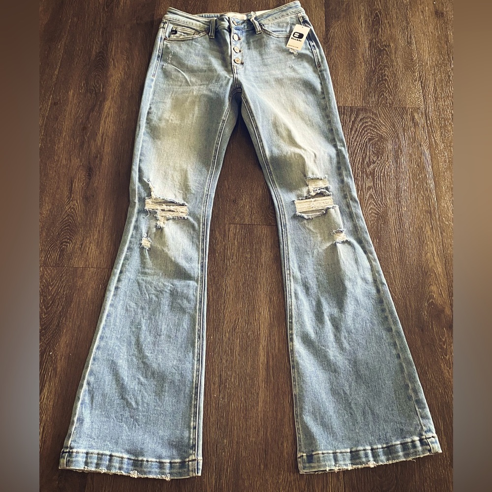 NWT Mid Rise KanCan Flare